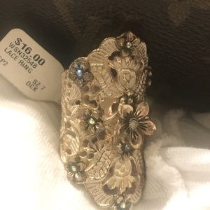 Costume ring; Lace design; Size 7-super fun!